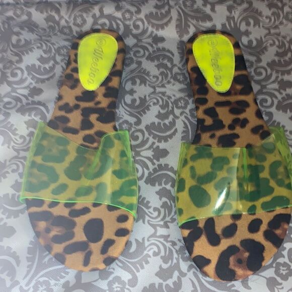 Neon Leopard printed Slides - Picture 1 of 4